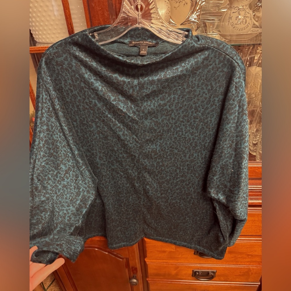 Long sleeve top from banana republic. Size large good condition